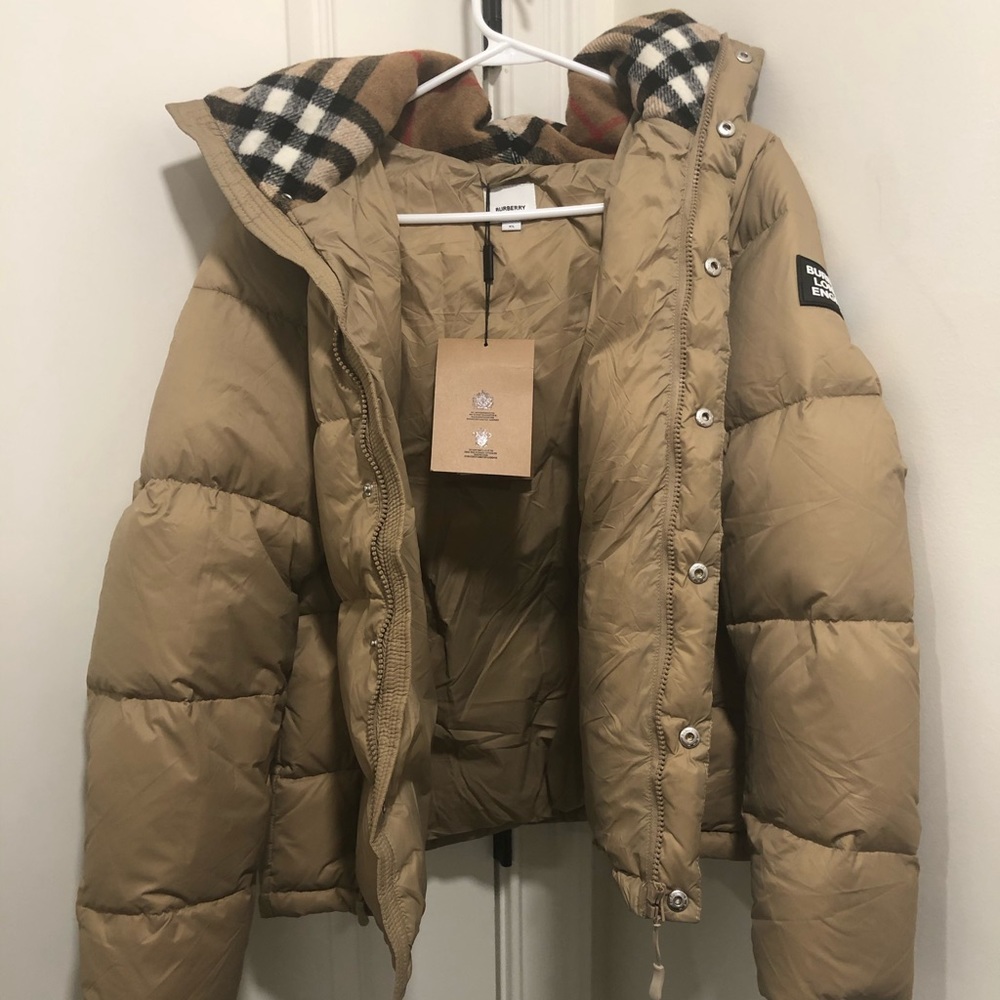 NWT Burberry Women’s Puffer Jacket Coat w/ Hood